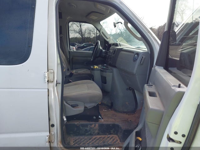 Ford E-250 Commercial