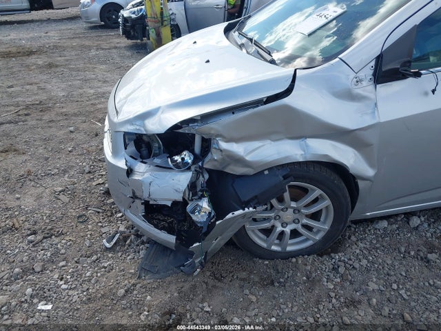 Chevrolet Sonic Lt Auto