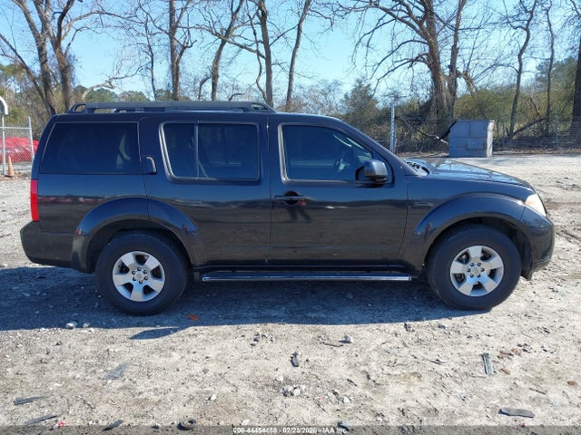 Nissan Pathfinder S