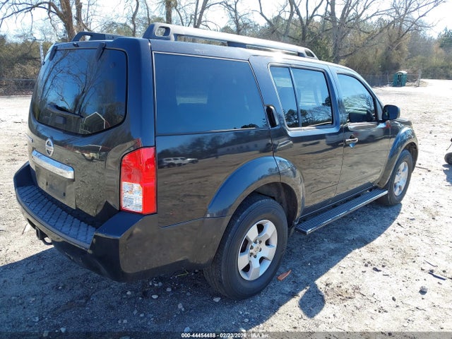 Nissan Pathfinder S