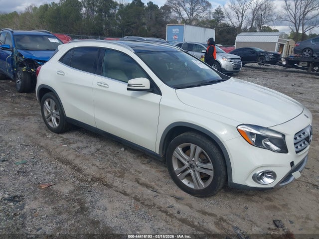 Salvage Mercedes-Benz GLA Image