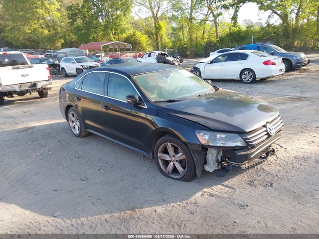 Salvage Volkswagen Passat Image