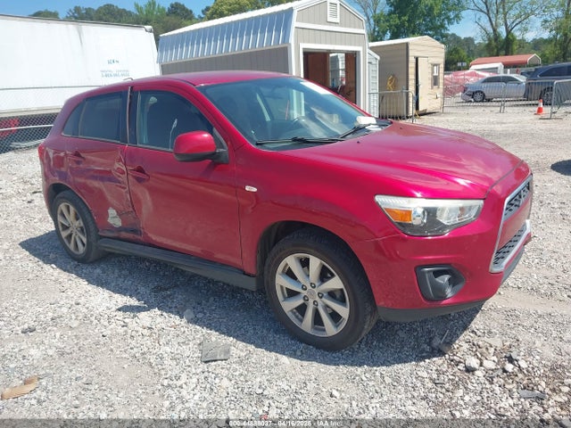 Salvage Mitsubishi Outlander Image