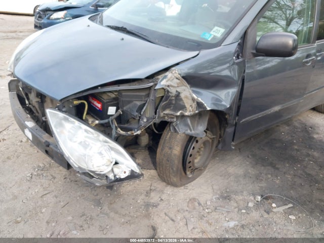 Toyota Sienna Le