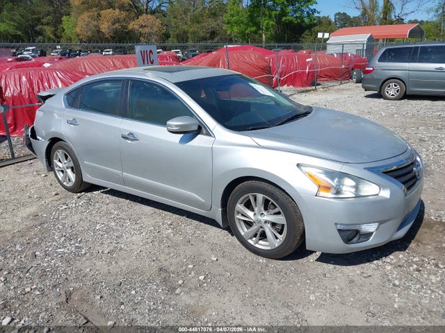 Salvage Nissan Altima Image