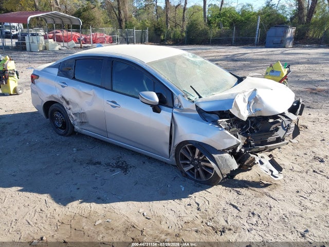Salvage Nissan Versa Image