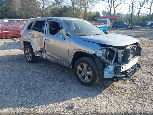 Salvage Toyota RAV4 Image