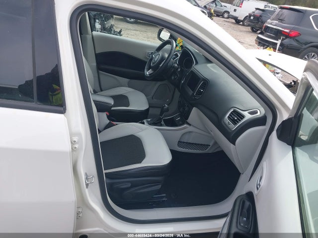 Jeep Compass Sun And Wheel Fwd