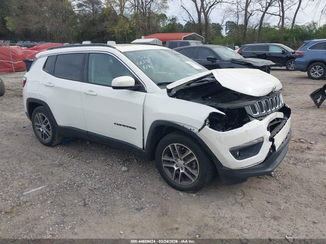 Salvage Jeep Compass Image