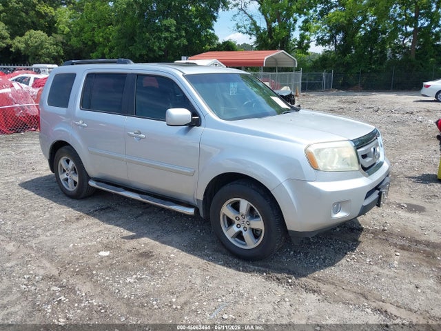 Salvage Honda Pilot Image