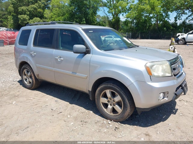 Salvage Honda Pilot Image