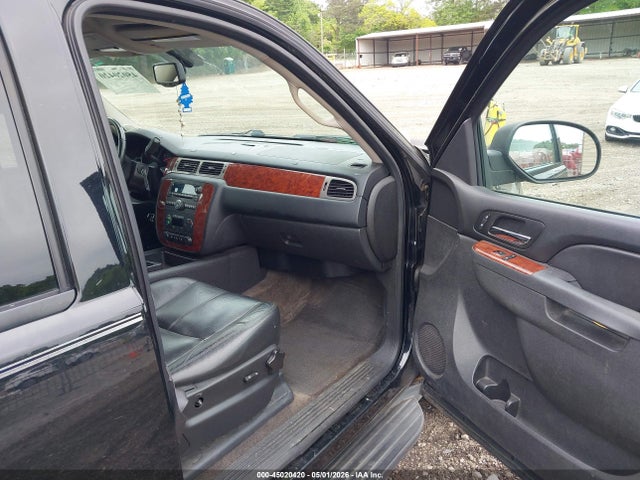 Chevrolet Suburban 1500 Lt