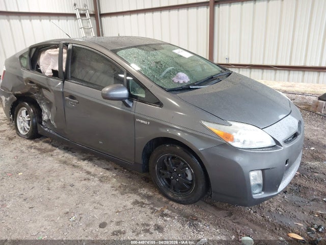 Salvage Toyota Prius Image