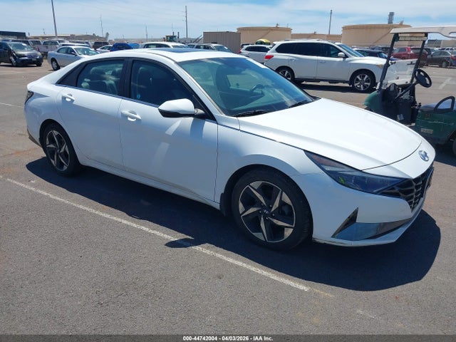 Salvage Hyundai ELANTRA Image
