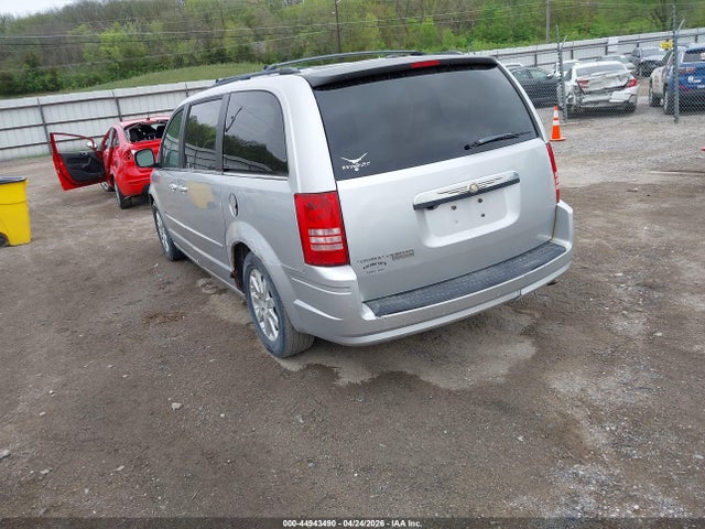 Chrysler Town & Country Touring