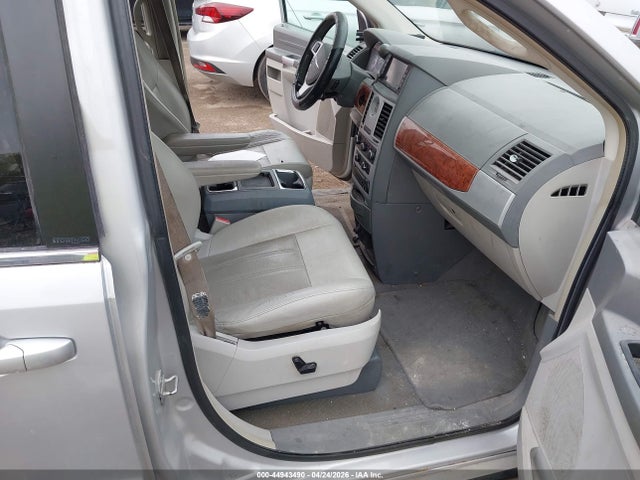 Chrysler Town & Country Touring