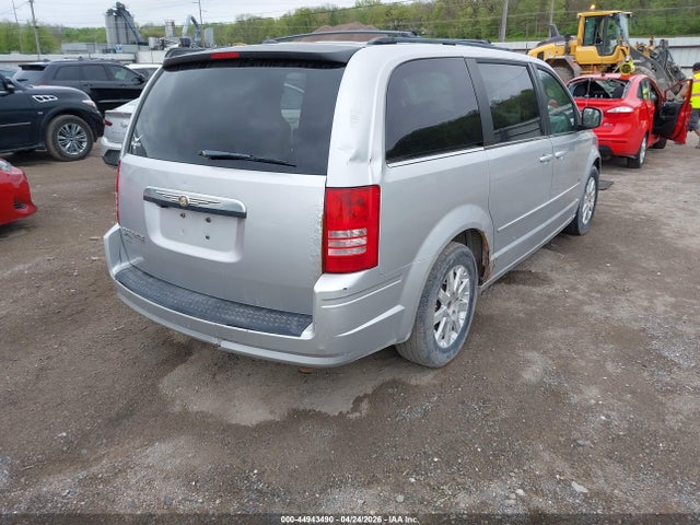 Chrysler Town & Country Touring