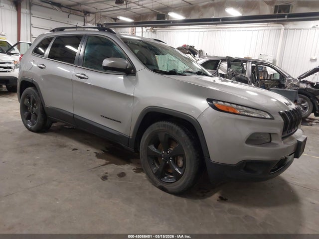 Salvage Jeep Cherokee Image