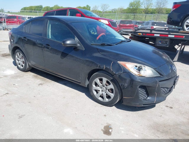 Salvage Mazda Mazda3 Image
