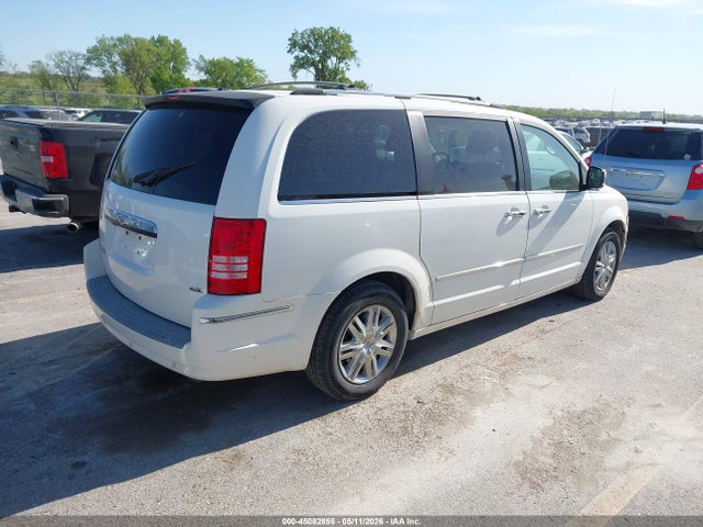 Chrysler Town & Country Limited