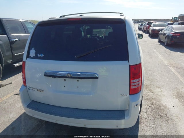 Chrysler Town & Country Limited