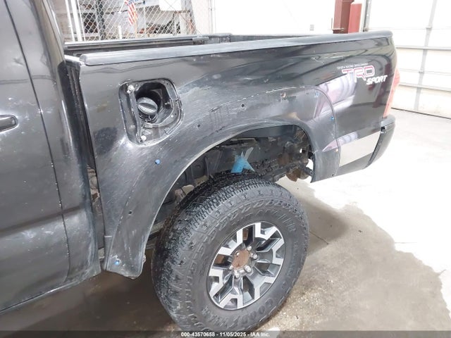 Toyota Tacoma Base V6