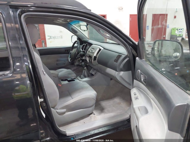 Toyota Tacoma Base V6