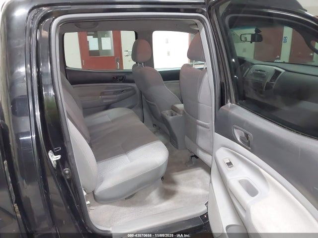 Toyota Tacoma Base V6