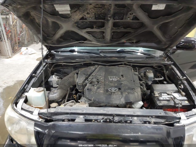 Toyota Tacoma Base V6
