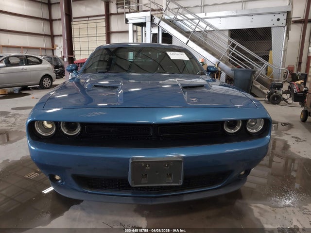 Dodge Challenger Sxt Awd