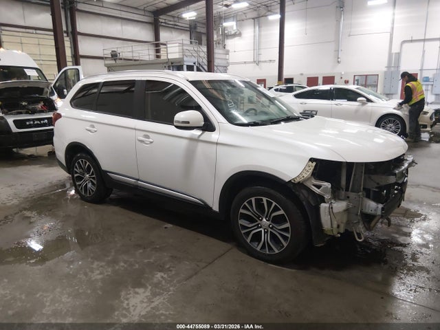 Salvage Mitsubishi Outlander Image