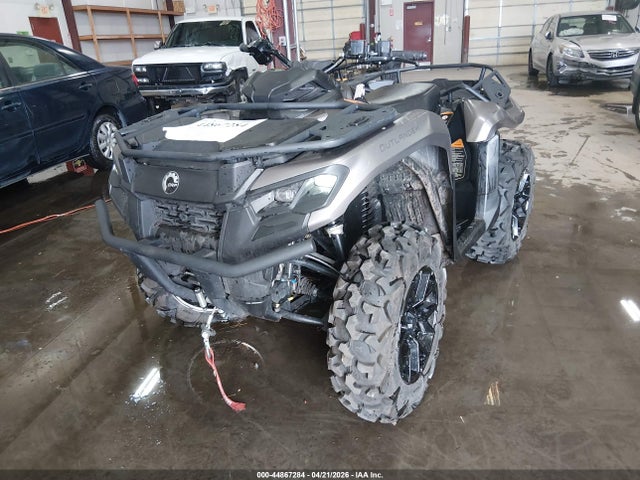 Salvage Can-Am Outlander Image