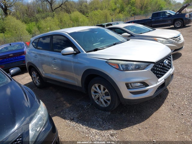 Salvage Hyundai TUCSON Image