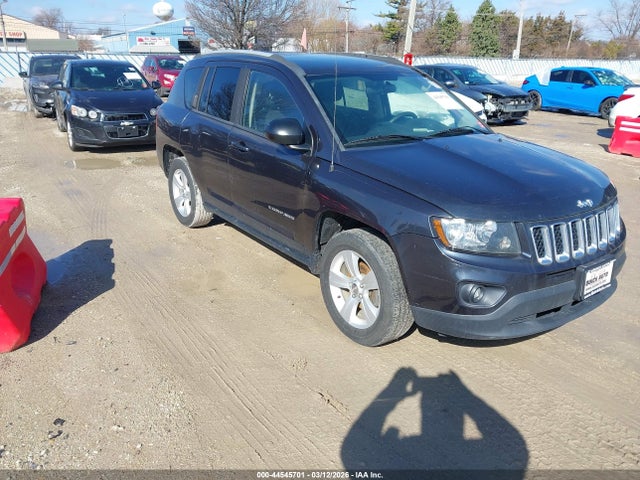 Salvage Jeep Compass Image