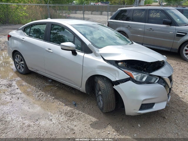 Salvage Nissan Versa Image
