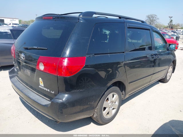 Toyota Sienna Le