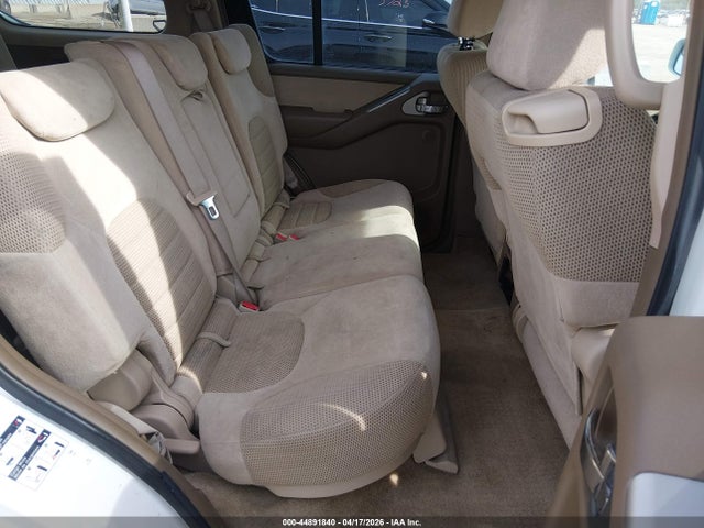 Nissan Pathfinder Se