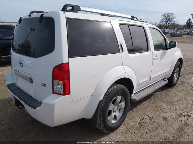 Nissan Pathfinder Se