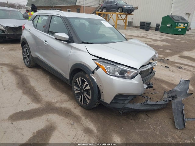 Salvage Nissan Kicks Image