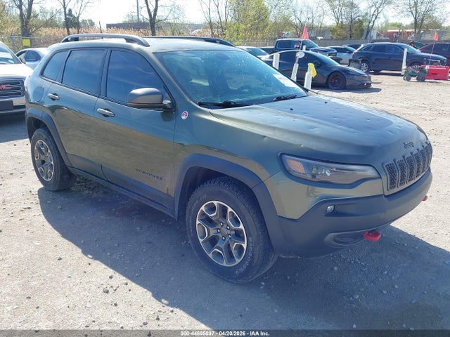 Salvage Jeep Cherokee Image