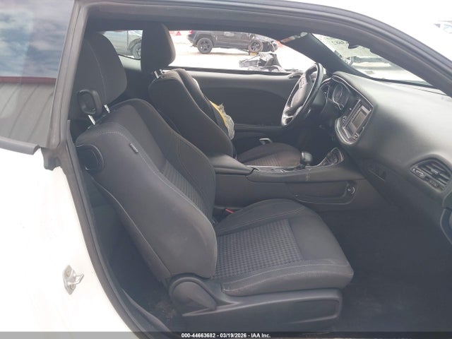 Dodge Challenger Sxt