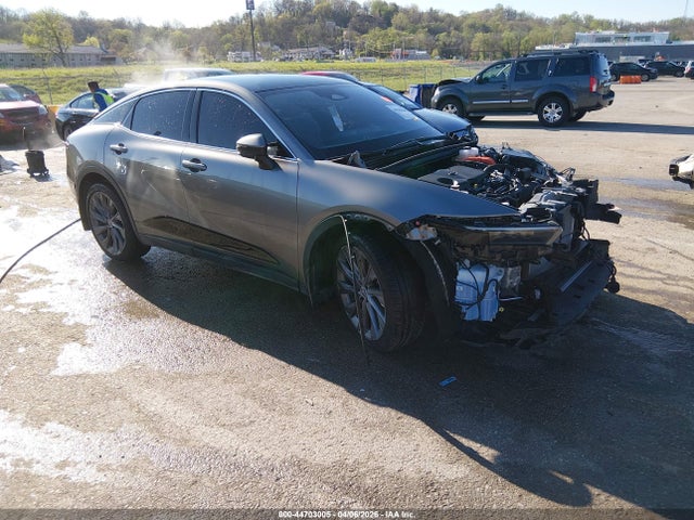 Salvage Toyota Crown Image