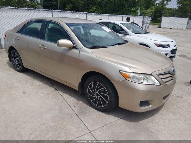 Salvage Toyota Camry Image