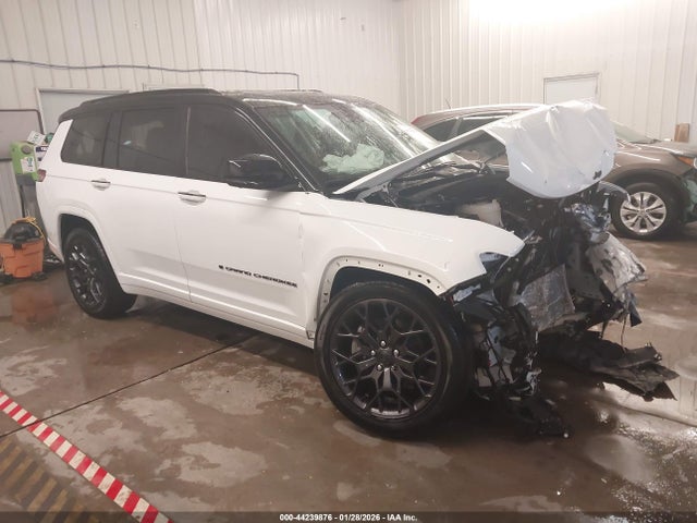 Salvage Jeep Grand Cherokee Image