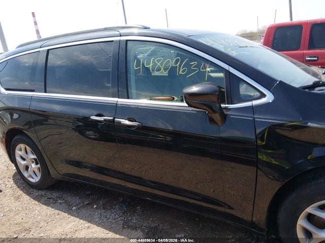 Chrysler Pacifica Touring Plus