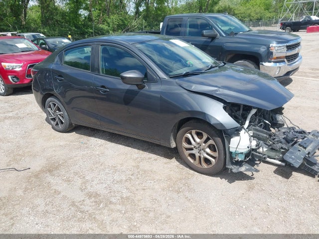 Salvage Toyota Yaris Image