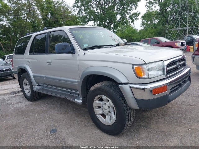 Salvage Toyota 4Runner Image