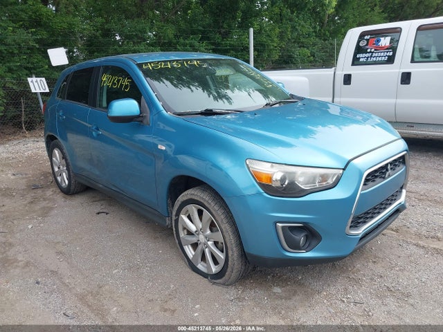 Salvage Mitsubishi Outlander Image