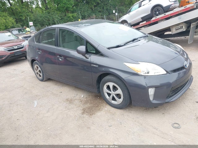 Salvage Toyota Prius Image