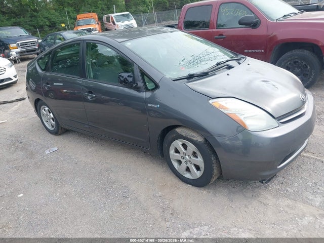 Salvage Toyota Prius Image